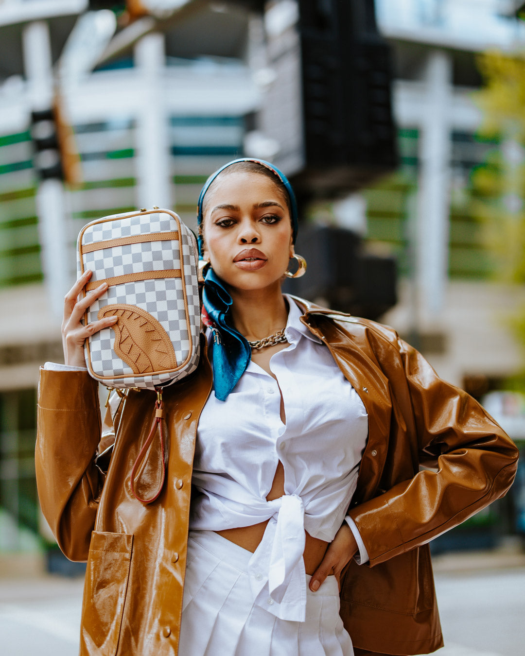 HENNY LATTE crossbody waist bag in use while traveling.