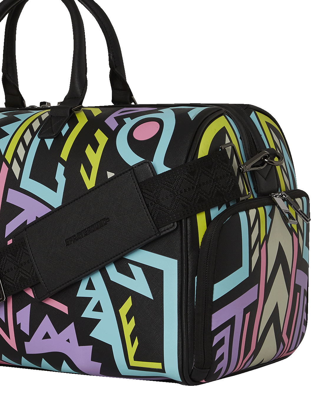 Side view of the leather duffle bag with adjustable straps, ideal for weekend getaways.