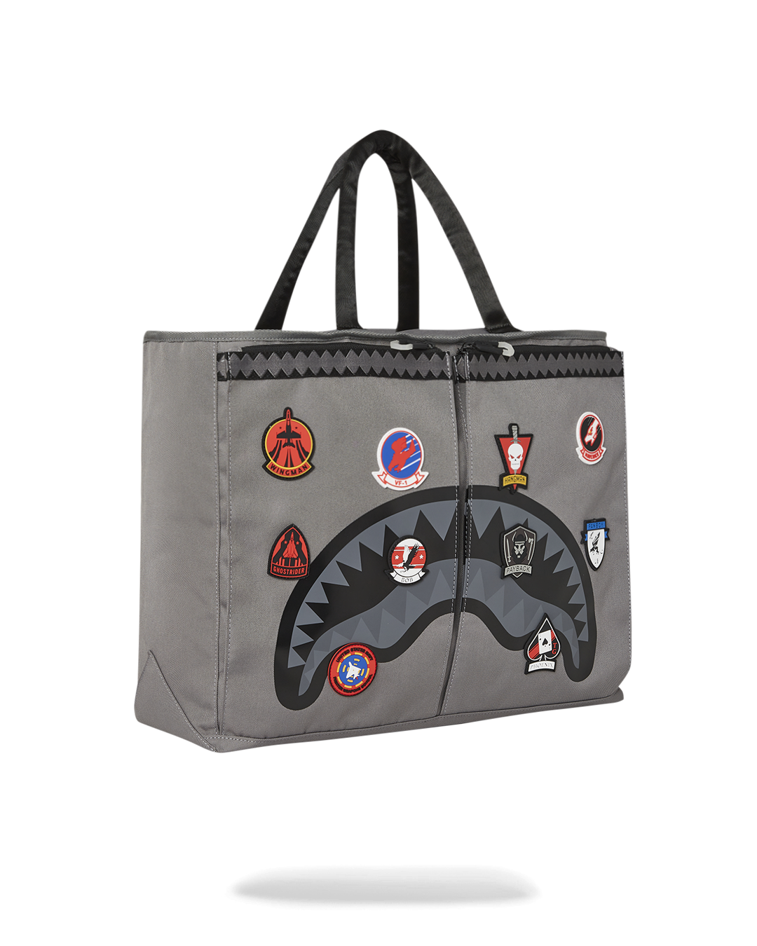 Interior pocket layout of the tote bag, ideal for organizing daily essentials