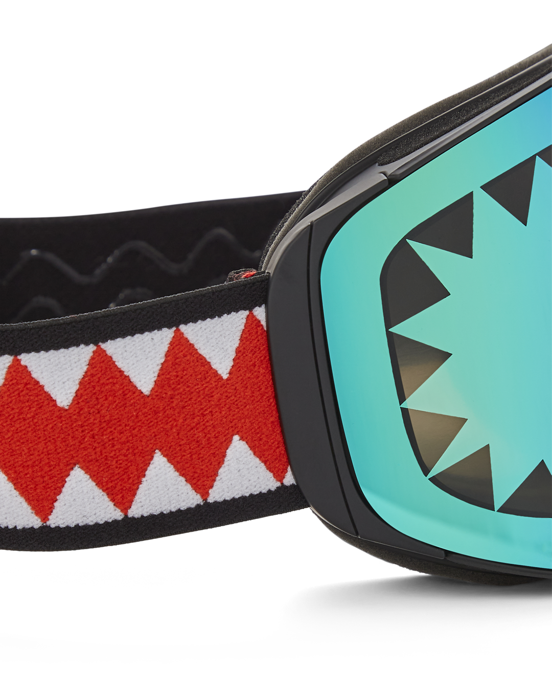 Arctic-Pro ski goggles with gold lens, modeled on mountain slope