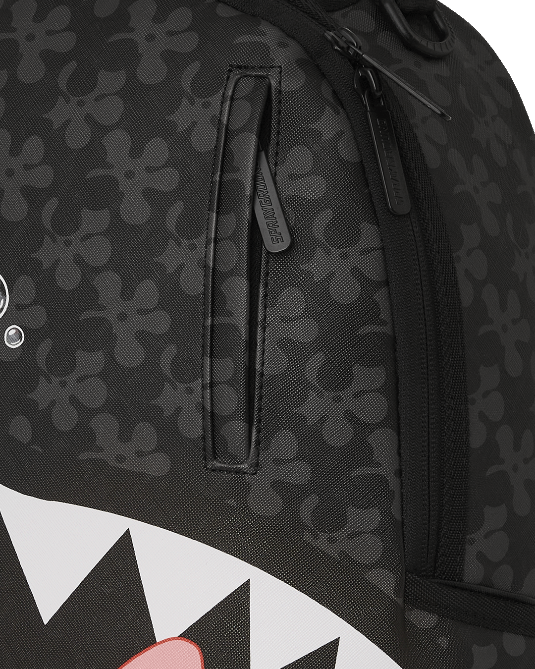 Adjustable straps of the SpongeBob designer backpack in ergonomic design.