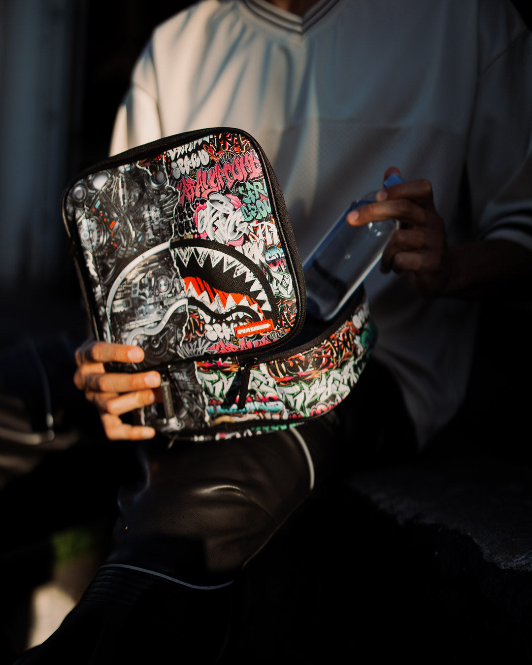 Interior view of Android lunchbox with mesh pocket and leakproof lining