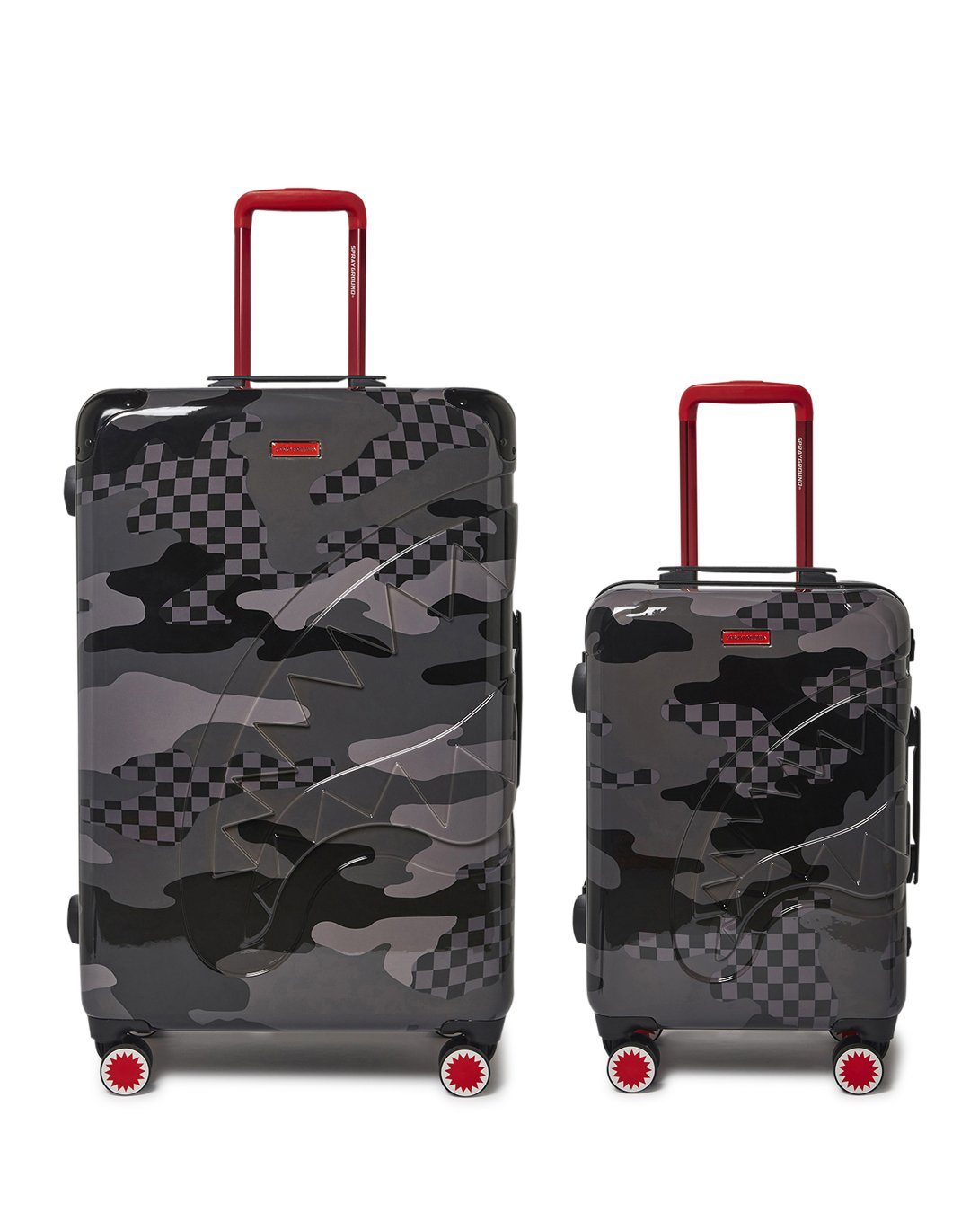 Front view of 3AM spinner suitcase carry-on with shark浮雕图案和伸缩手柄