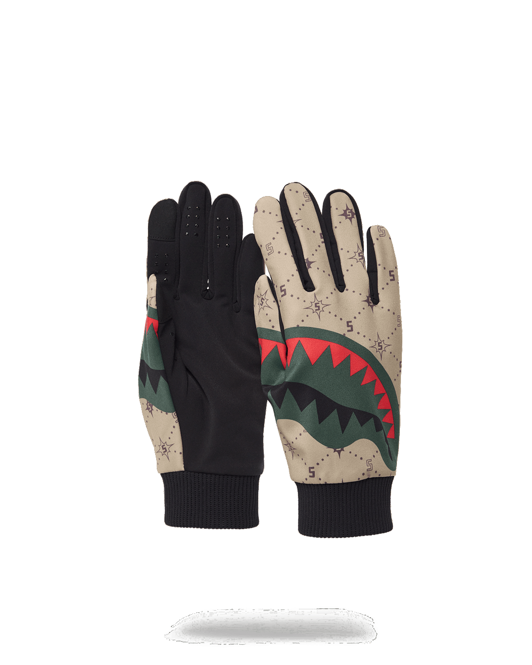 Fifth Avenue winter gloves with touchscreen fingertips in urban setting